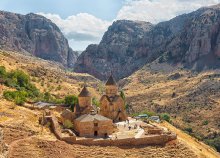 7 napos körutazás Örményországban, repülőjeggyel, illetékkel, félpanzióval, belépőkkel, idegenvezetéssel