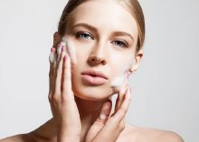 Hagyományos arctisztítás nőknek és férfiaknak 30 perc masszázzsal és gépi kezelésekkel