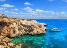 6 vagy 8 napos nyaralás Cipruson, Larnacán, a Golden Bay Beach***** Hotelben