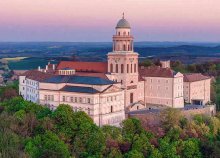 1 napos adventi buszos utazás a Pannonhalmi Bencés Főapátsághoz és Győrbe, idegenvezetéssel