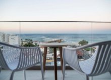 8 napos nyaralás 2 főre Cipruson, repülővel, félpanzióval, a Mandali Apartments*** Hotelben