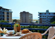 8 napos nyaralás Olaszországban, Bibionéban, az Appartamenti Tonin A & B apartmanjaiban, önellátással