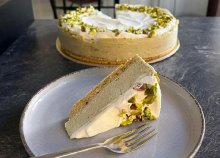 Választható tortaszelet és egy finom kávé a Tortusz Cukrászdában