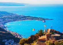 4 napos nyárbúcsúztató kaland Szicílián, Taorminában, repülőjeggyel, illetékkel, reggelivel