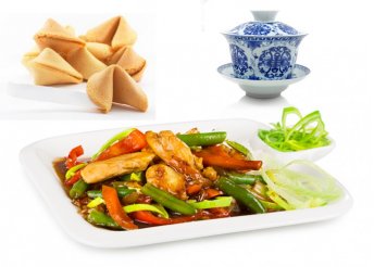 Kínai menü 2 főre: választható csirkés fogás rizzsel, szerencsesüti és tea a Körönd Teaházban