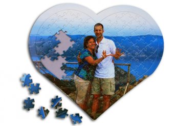 Ötletes és egyedi, 50 darabos szív alakú puzzle, saját fényképpel, A4-es méretben!
