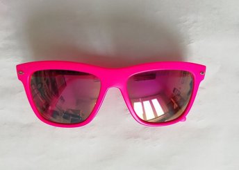 No Limits divatos unisex napszemüvegek UV 400-as védelemmel, ruhatokkal