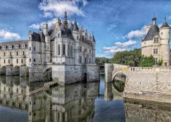 Városnézés Párizsban és látogatás a Loire-völgyi kastélyokhoz, reggelivel, busszal