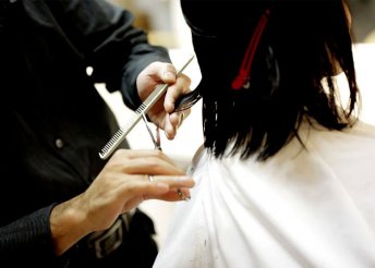 Női hajvágás akár hosszú hajra is a Jászai Mari tér mögött, a The Global Beauty szalonban