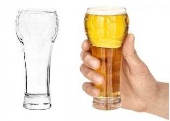 Focilabdát formázó sörös üveg pohár