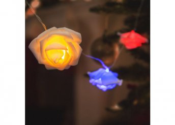 LED fényfüzér - rózsa - 10 LED - 1,9 méter - színes - 2 x AA