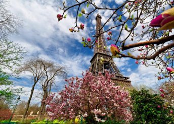 4 napos tavaszköszöntő városnézés Párizsban, repülőjeggyel, illetékkel, reggelivel, 3*-os szállással