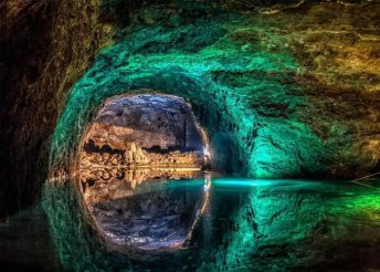 1 napos adventi buszos utazás Bécsbe és a Seegrotte tavasbarlanghoz, idegenvezetéssel