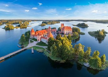 10 napos körutazás a Balti Államokban és a finn tóvidéken, repülőjeggyel, illetékkel, reggelivel