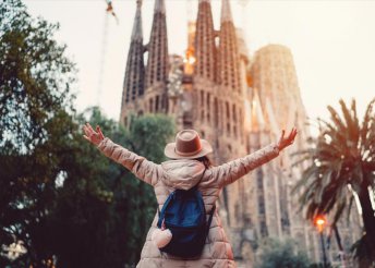 Adventi utazás Barcelonába, repülőjeggyel, illetékkel, reggelivel, idegenvezetéssel