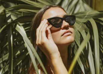 Komplett egyfókuszú fényre sötétedő szemüveg a Hegedűs Gyula utcában lévő Izabell Optikában