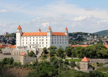 3 nap Pozsonyban, Prágában és Bécsben, busszal, reggelivel, idegenvezetéssel