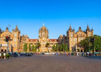 13 napos körutazás Indiában, repülőjeggyel, félpanzióval, helyi busszal, idegenvezetéssel