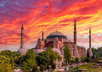 5 napos városnézés Isztambulban, repülőjeggyel, illetékkel, 4*-os szállással, félpanzióval