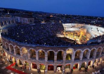 napos kirándulás a Veronai Operafesztiválra, buszos utazással, 3*-os szállással, reggelivel, idegenvezetéssel