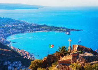 4 napos nyárbúcsúztató kaland Szicílián, Taorminában, repülőjeggyel, illetékkel, reggelivel