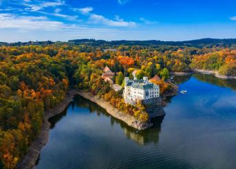 4 napos kirándulás dél-csehországi váraknál és kastélyoknál, buszos utazással, reggelivel