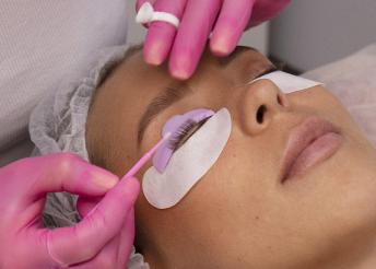 2-3D UV műszempilla-építés az Image MakeUp Tattoo szalonban