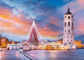 Adventi városnézés Vilniusban, repülőjeggyel, illetékkel, reggelivel, idegenvezetéssel