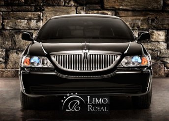 2 órás városnézés fekete Lincoln limuzinnal a Limo Royaltól!