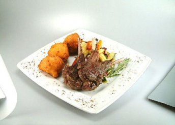 A'la Carte étkezés két fő részére a Rosé Restaurantban, nagy borválasztékkal, a belvárosban