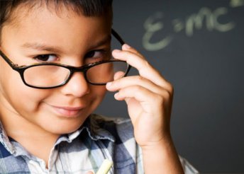 Tisztánlátás könnyedén! Gyermek szemüveg 10 éves korig, választható kerettel és műanyag szemüveglencsével!