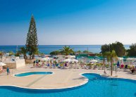 8 napos nyaralás 2 főre Cipruson, repülővel, premium all inclusive ellátással, az Odessa Beach**** Hotelben