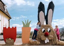 Húsvéti vásár a Schloss Hof kastélynál és városnézés Pozsonyban – 1 napos buszos utazás